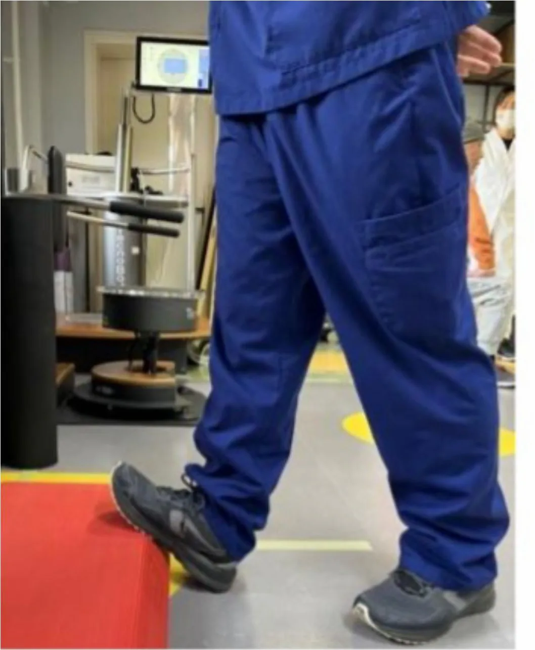 腓肠肌拉伸示范