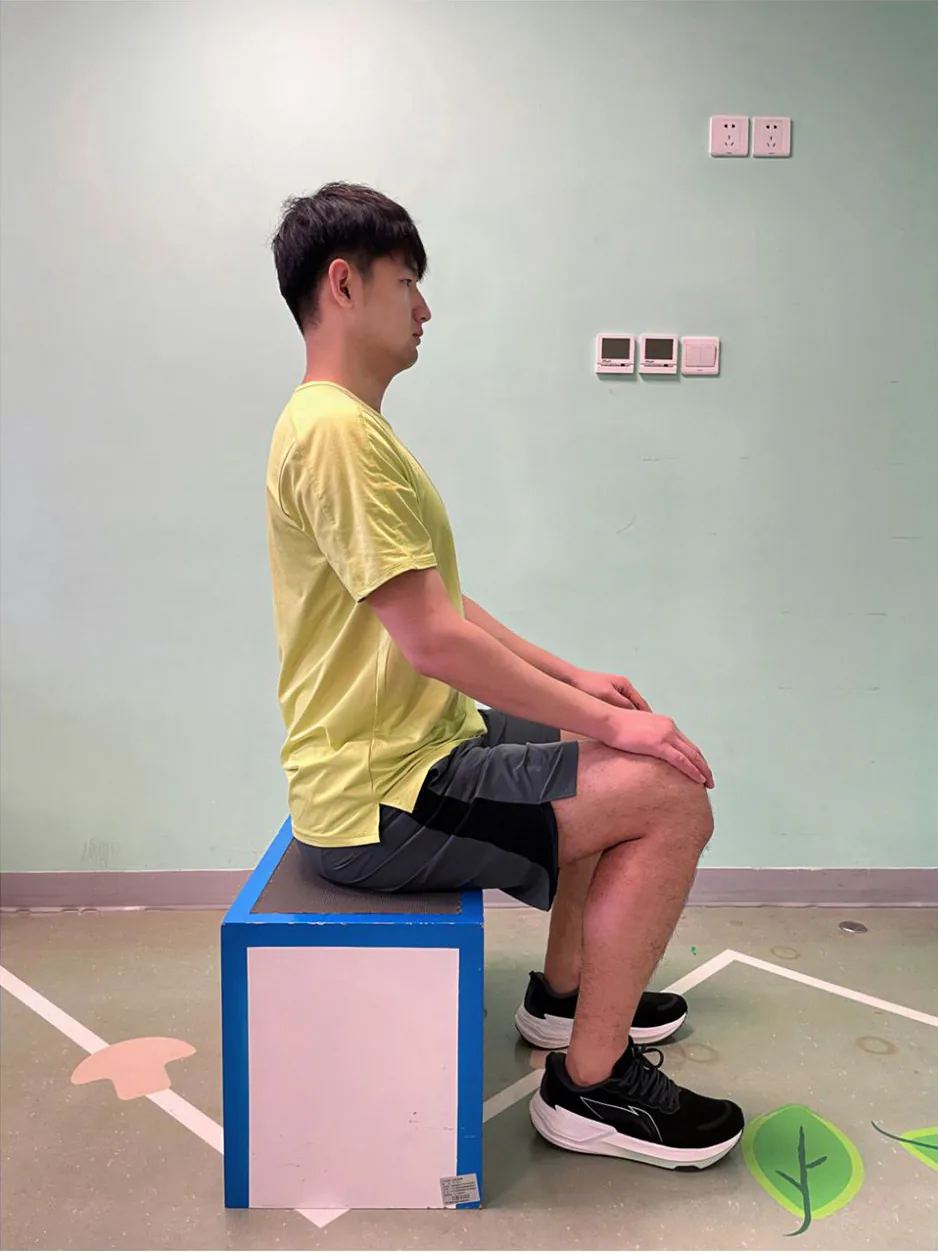 坐姿提踵起始示范